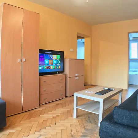 Self Check-in -pl Nowy Targ-old Town- 500m Rynek Market Sqr -3 Bedrooms Apartmán Vratislav