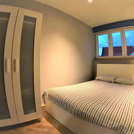 Self Check-in -pl Nowy Targ-old Town- 500m Rynek Market Sqr -3 Bedrooms Wroclaw