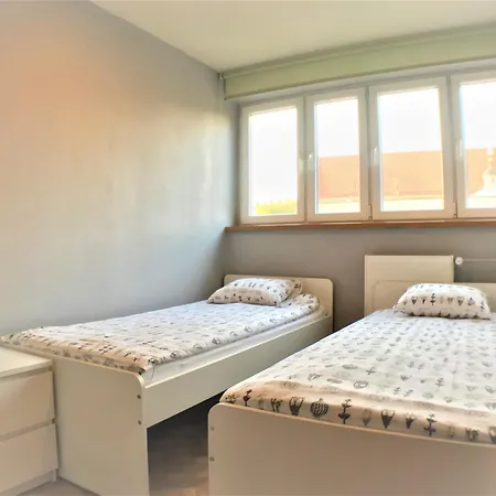 Apartment Self Check-in -pl Nowy Targ-old Town- 500m Rynek Market Sqr -3 Bedrooms Wroclaw